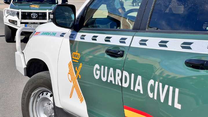 Asaltan al conductor de un vehículo en Dúrcal tras bloquearle el paso y le roban el móvil y la cartera