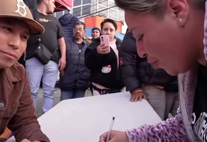 Yulay instala un “banco” comunitario y otorga préstamos sin intereses en colonia de Tlalnepantla