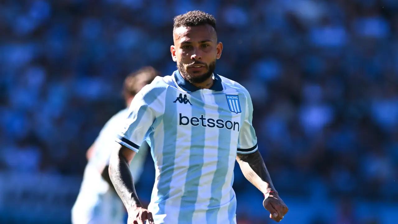 Duván Vergara, víctima de una dolorosa infracción, en Racing vs. Tigre: ¿era expulsión?