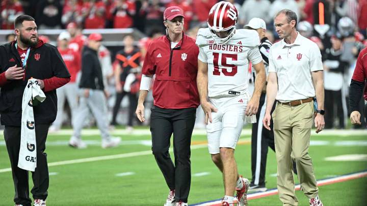 Indiana football’s Fernando Mendoza has injury scare after massive Ohio State hit