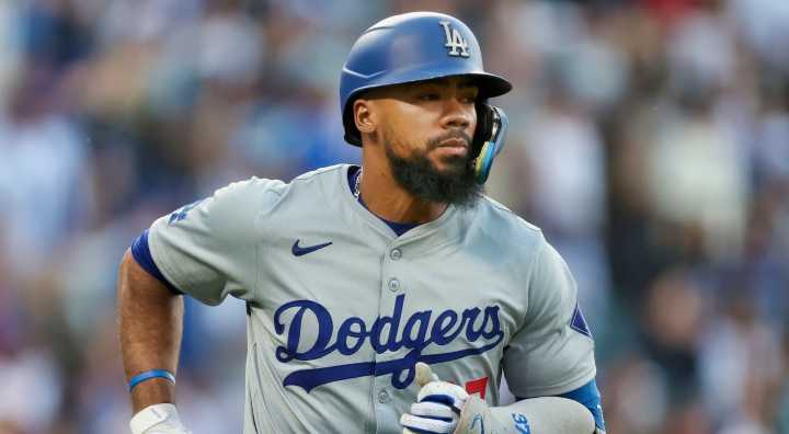 MLB Rumors: Teoscar Hernandez Emerges As Top Target For AL Central Team