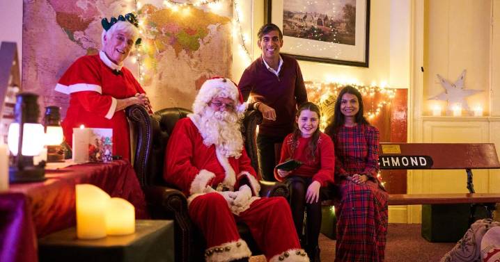 Rishi Sunak visits The Station in Richmond for festive event