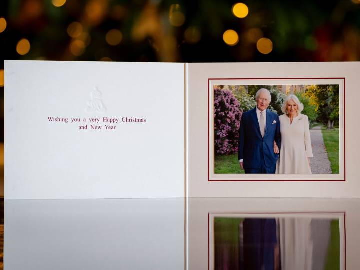 King and Queen’s Christmas card features 20th wedding anniversary portrait