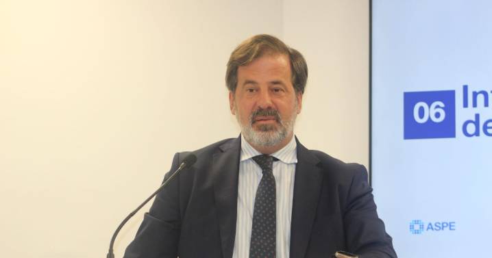 Carlos Rus deja la presidencia de la sanidad privada en plena polémica por la gestión público