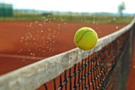 Suspenden a tenista por 20 años por cometer participar en arreglo de partidos.