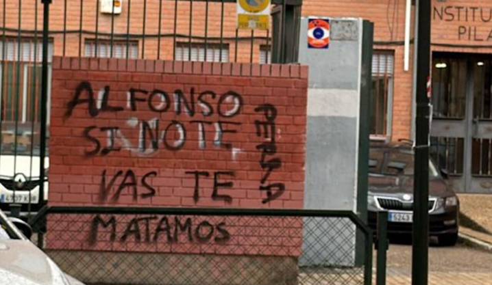 Pintadas homófobas y amenazas de muerte en un instituto de Zaragoza: "Si no te vas, te matamos"