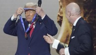 (VIDEO) Trump al fin tiene su 'Nobel': la FIFA le otorga su primer "premio de la Paz"