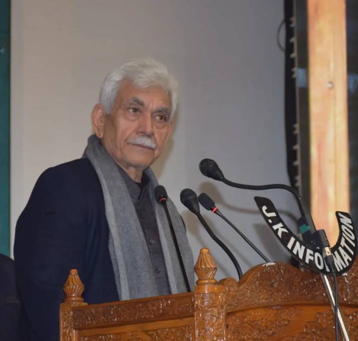 LG Manoj Sinha attends valedictory ceremony of SKIMS Annual Festival Week