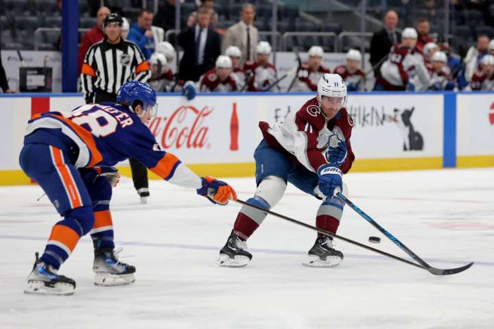 Islanders pile up goals to halt Avalanche's 17-game point streak - The Rink Live | Coverage of youth, junior, high school and college hockey