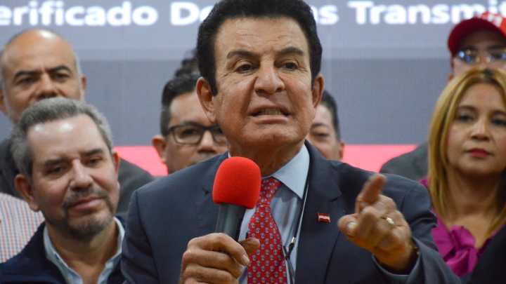 Nasralla lidera el recuento en Honduras con 17.000 votos de ventaja sobe Asfura