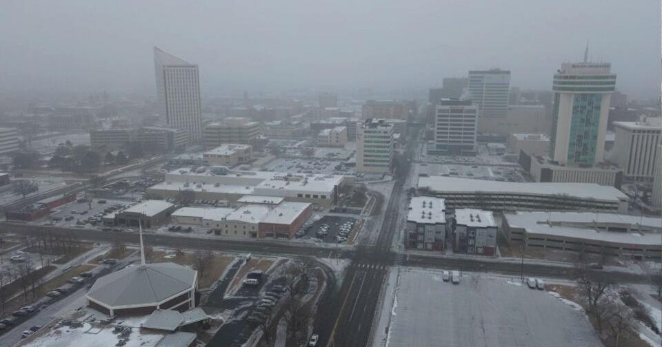 Kansans make preparations ahead of Monday's snow chances