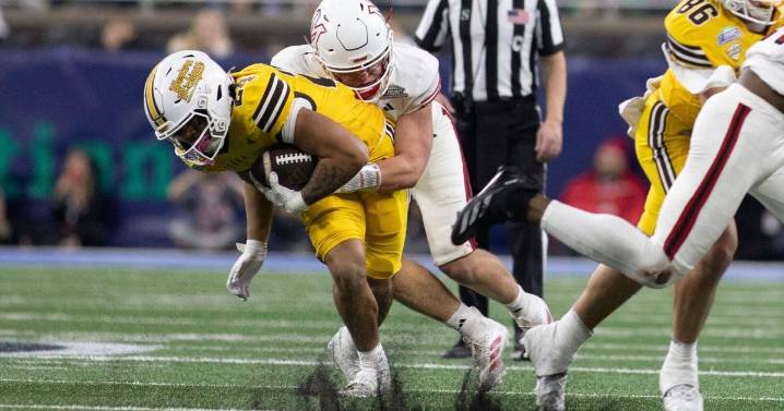 Jalen Buckley's two long touchdown runs lead Western Michigan to MAC Championship