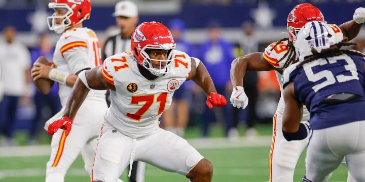 Chiefs place Josh Simmons on injured reserve after wrist surgery