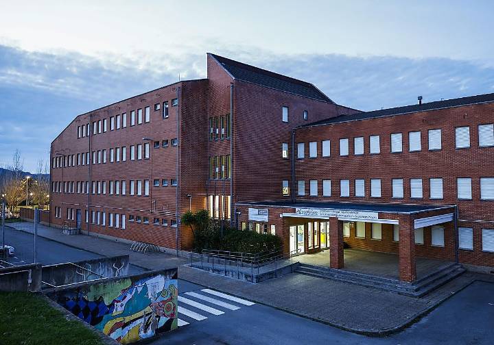 El Juzgado de Menores condena a ocho alumnos de un instituto de Torrelavega por acoso escolar