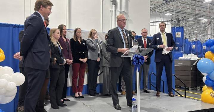 HandCraft Linen & Uniform branches out into Martinsburg