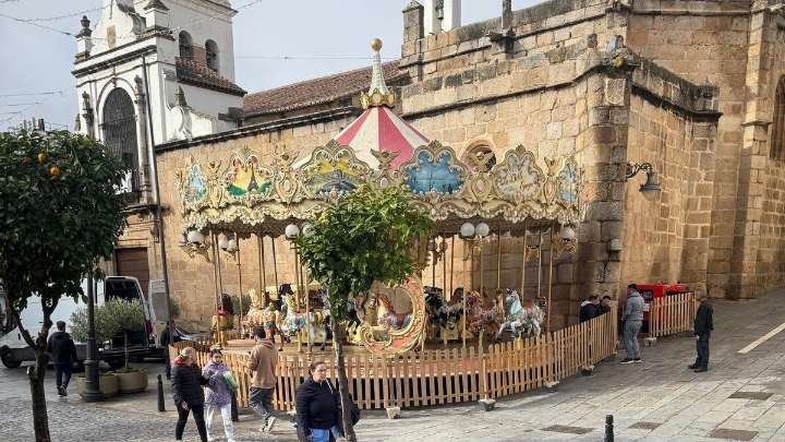 La polémica por un tiovivo navideño en Mérida que nadie esperaba