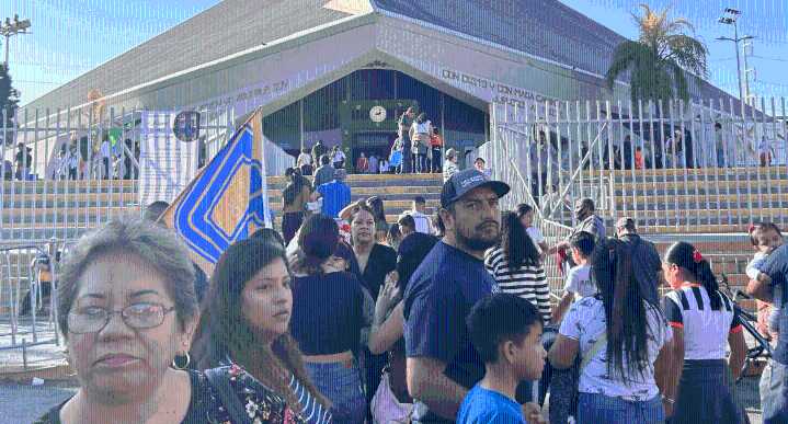 Feligreses comienzan a congregarse en la Basílica de Guadalupe