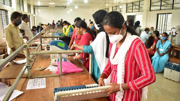 Kerala local body elections 2025 | Will LDF hold its fortress as counting begins in Kozhikode?