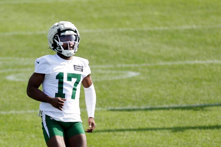 New York Jets' Kris Boyd surprises teammates with return after being shot