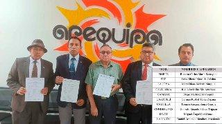 Renuevan 9 de 10 UGEL en Arequipa tras desaprobación en evaluación nacional