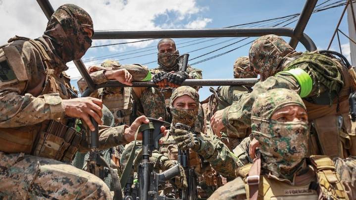Nuevo operativo en Río: un millar de policías coparon una favela para capturar a líderes del Comando Vermelho