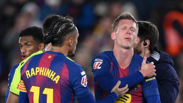 El Barça - Atlético plaga las enfermerías de ambos equipos: Pedri, Olmo, Baena y Cardoso se retiran con molestias