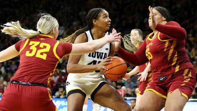 Iowa, Iowa State women's basketball both ranked heading into Cy