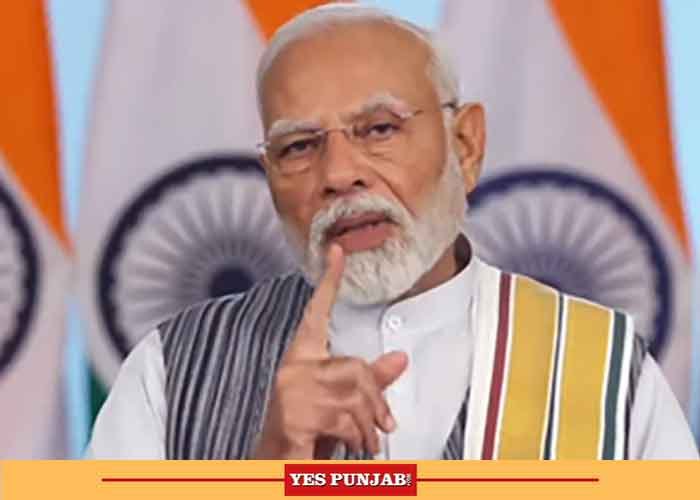 PM Modi’s scribbled notes from years ago resurface in poetic tribute to Vande Mataram