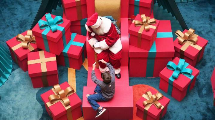 The holiday shopping season comes with tons of extra emissions. Here's how to do it sustainably