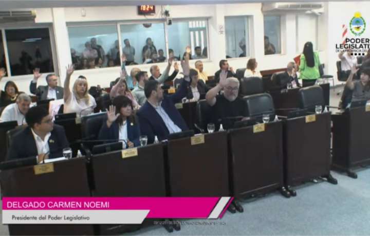 Sin estado parlamentario: ingresaron en extraordinaria el proyecto de consolidación de deuda y emisión de bonos, y de modificación de la ley de puertos