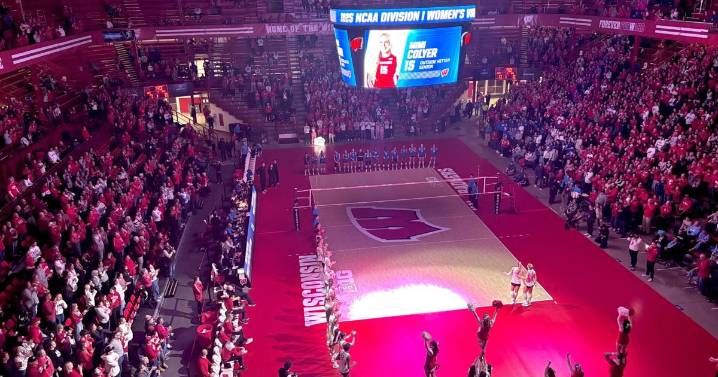 Badgers advance to second round of NCAA Tournament