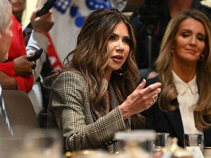 Kristi Noem blames Tim Walz for Minnesota’s fraudulent visas