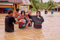 Más de 700 muertos y 500 desaparecidos por catastróficas inundaciones en indonesia