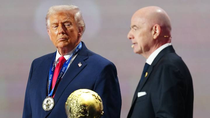 Este es el galardón por La Paz que recibió Donald Trump en pleno sorteo de la FIFA