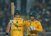 South Africa level series after de Kock special; Gill, SKY misfire again