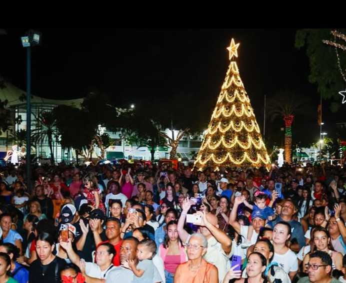 Nueva Esparta | Maneiro se ilumina con el encendido navideño