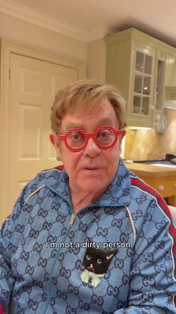 Cele|bitchy | Elton John cleaned his oven after Instagram comments about how dirty it was
