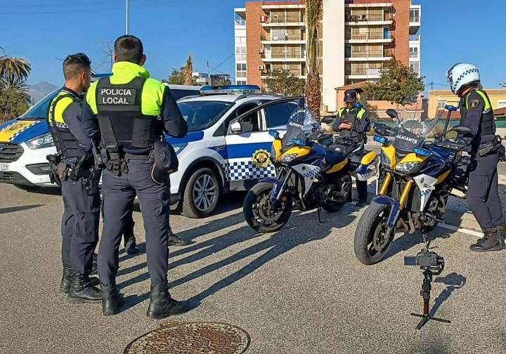 Alicante refuerza a su Policía Local con 43 armas reglamentarias y cinco pistolas táser
