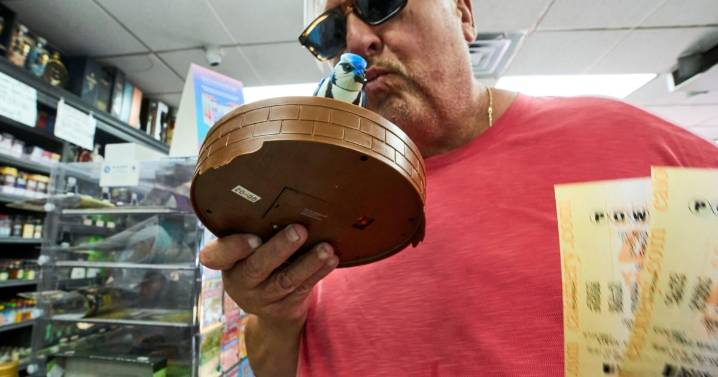 US lottery jackpots used to never reach $1 billion. They’ve done it 12 times in the last 5 years