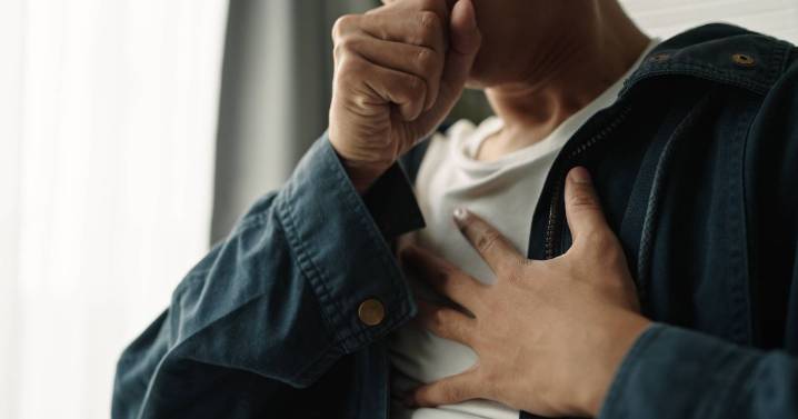 Coughing and other symptoms as tuberculosis cases rise in England