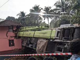 Moodbidri: giant crane topples onto house, causes damage