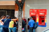 Colapso: Un cajero por cada 7.000 venezolanos complica el efectivo.