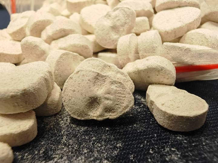 Los narcos reinventan la peligrosa heroína en formato pastillas para atraer a nuevos consumidores