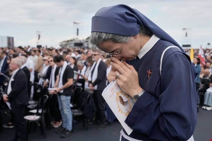 El Vaticano rechaza de nuevo que mujeres sean ordenadas como diaconisas