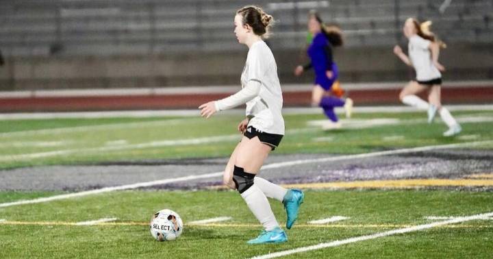 Dennis scores twice to lead Mohave to 2