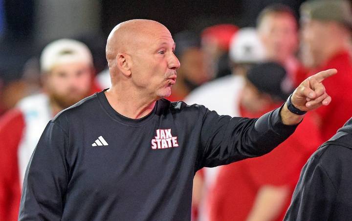 Deadspin | CUSA final: Kennesaw State tops Jacksonville State on late TD