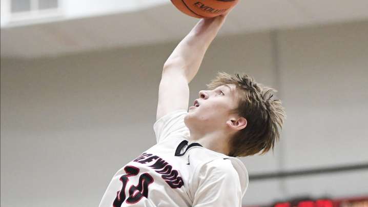 Edgewood hoops sweeps Cloverdale in WIC action