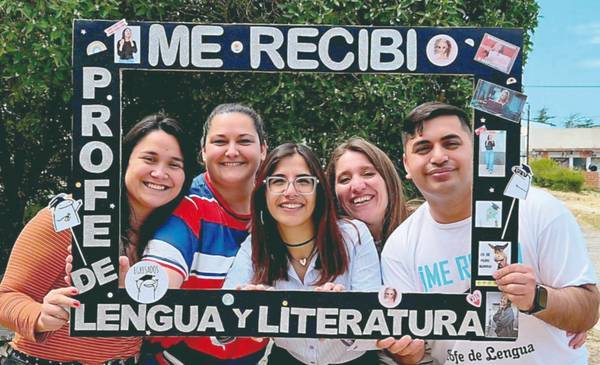 CINCO NUEVOS PROFESORES DE LENGUA Y LITERATURA EN CAMARONES