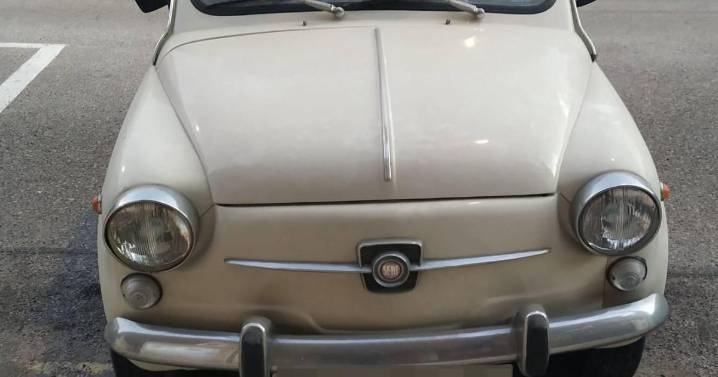 Roban un coche clásico en Son Ferriol forzando la barrera de entrada