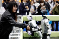 La IA busca reinventar el mercado laboral en Tokio con la mayor feria de robots del mundo